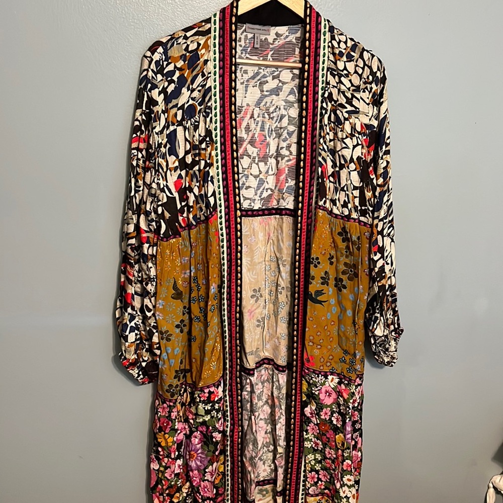 COPY - Anthropologie Conditions Apply Retro Floral Tiered Kimono
